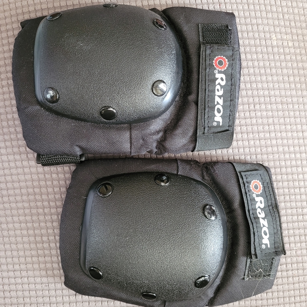 Razor - Knee Guards